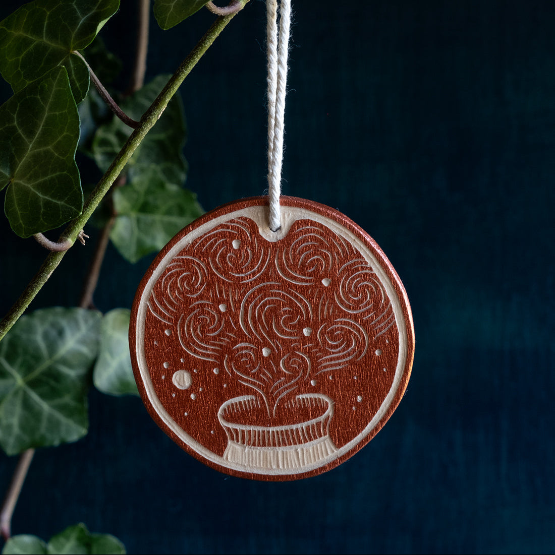 Woodcut ornament: Beverage