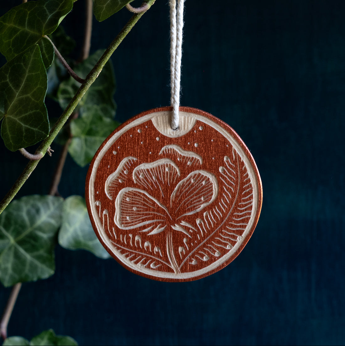 Woodcut ornament: Flower II