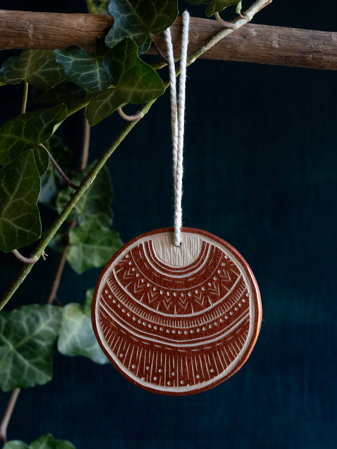 Woodcut ornament: Moon